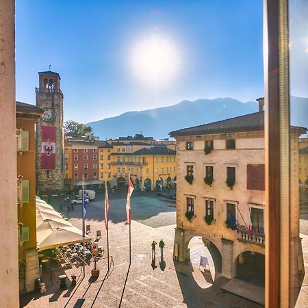 Hotel Portici - Romantik & Wellness Riva del Garda Dış mekan fotoğraf