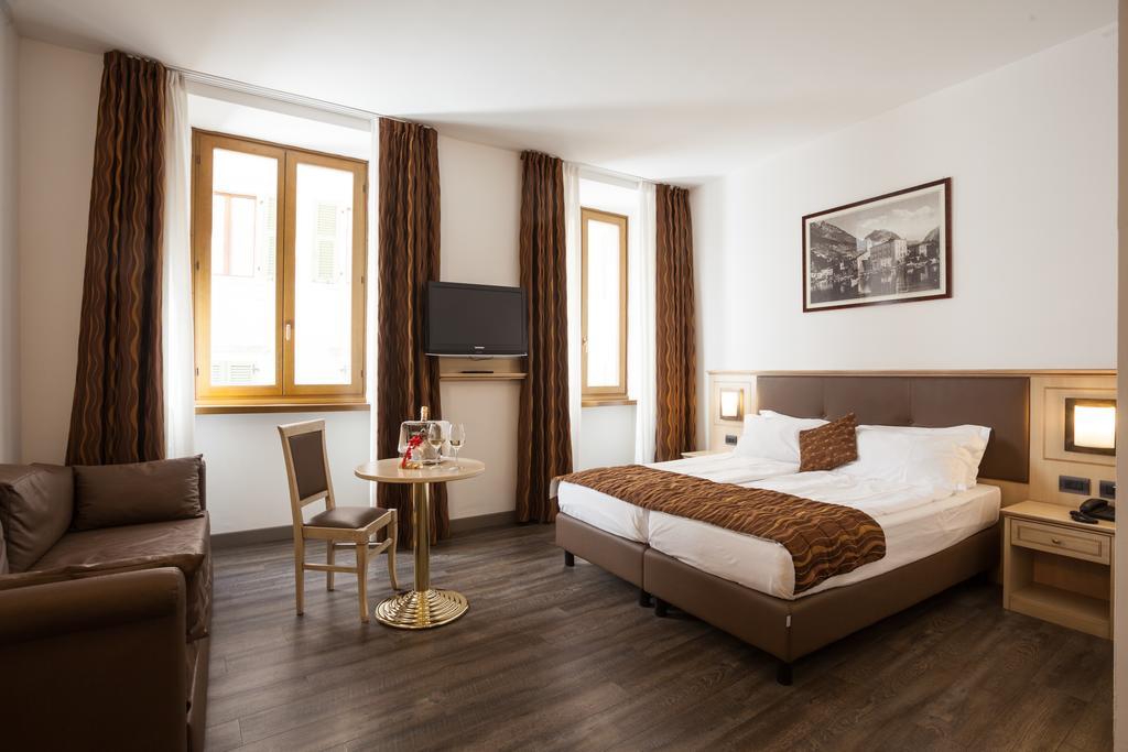 Hotel Portici - Romantik & Wellness Riva del Garda Dış mekan fotoğraf