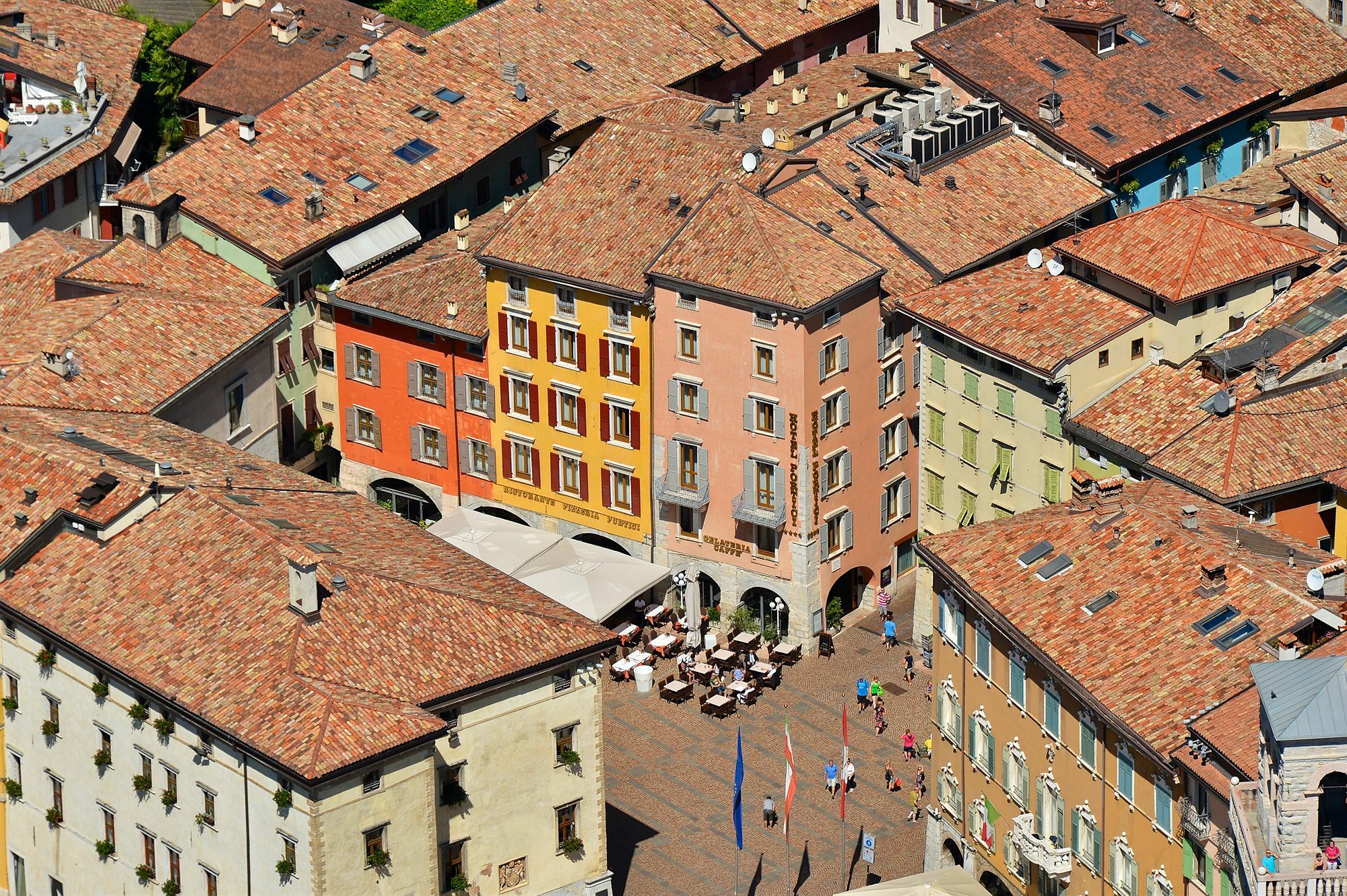 Hotel Portici - Romantik & Wellness Riva del Garda Dış mekan fotoğraf